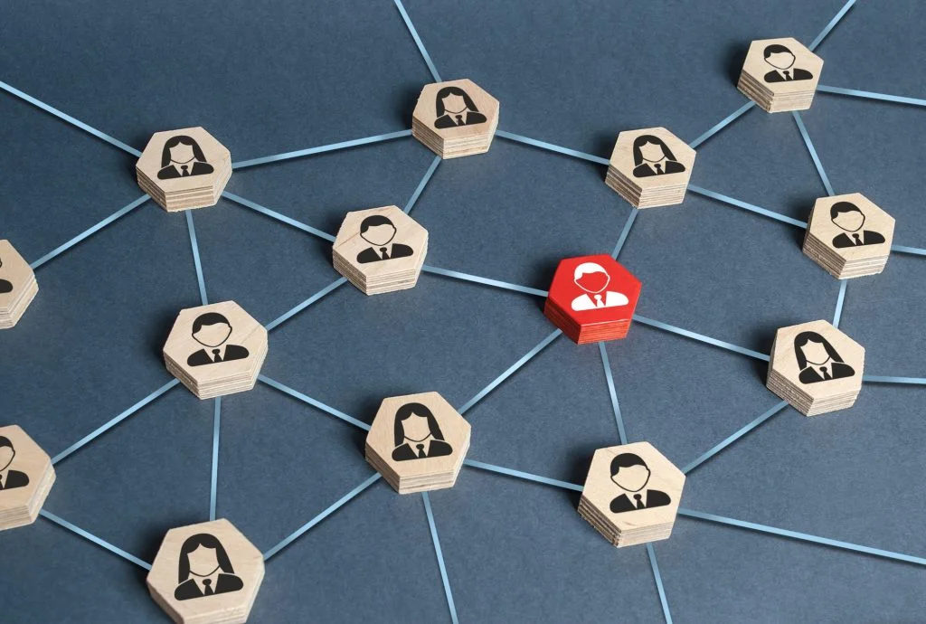 hexagons-with-businessmen-employees-are-connected